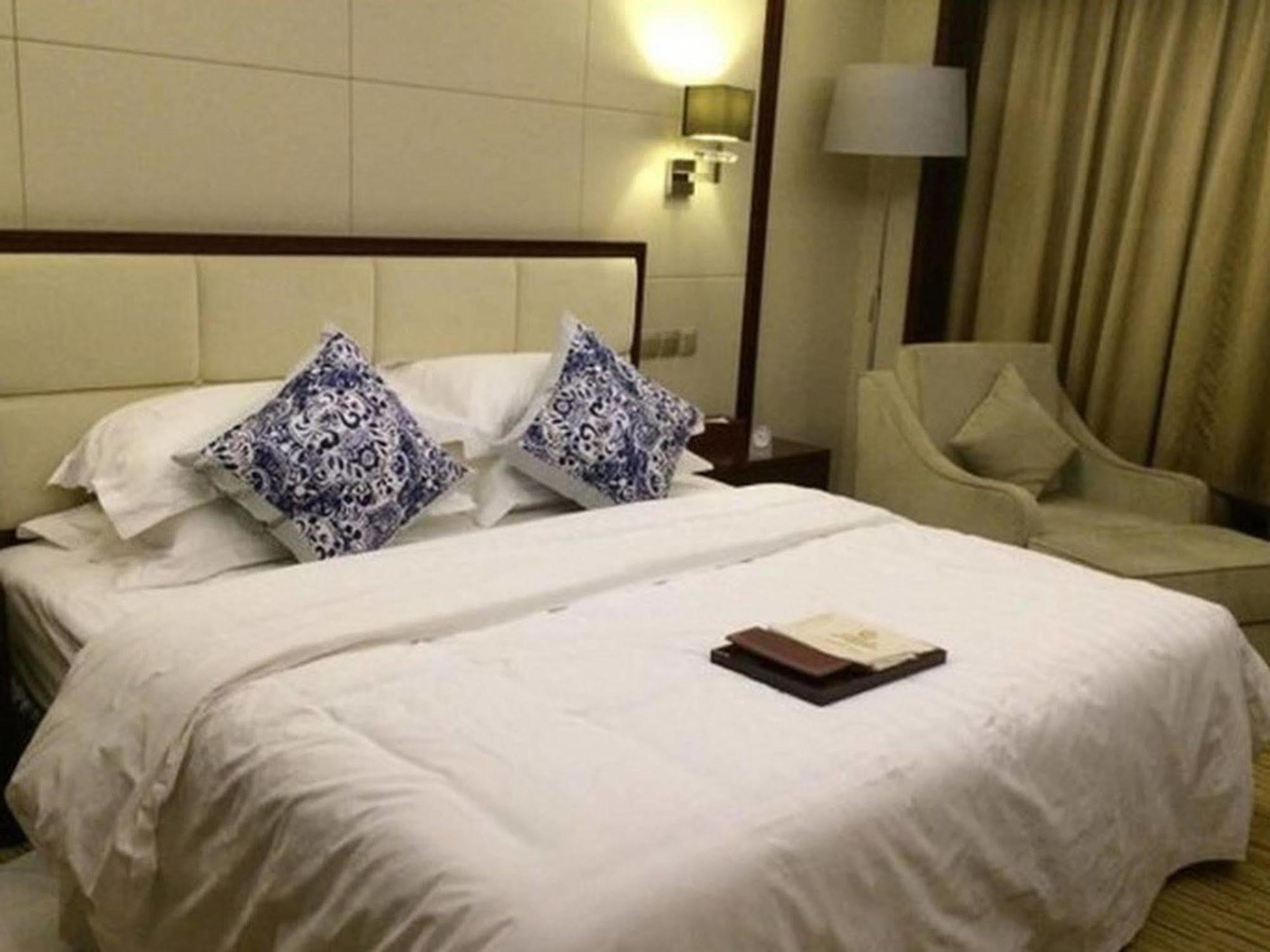 Beijing Guizhou Hotel Екстериор снимка