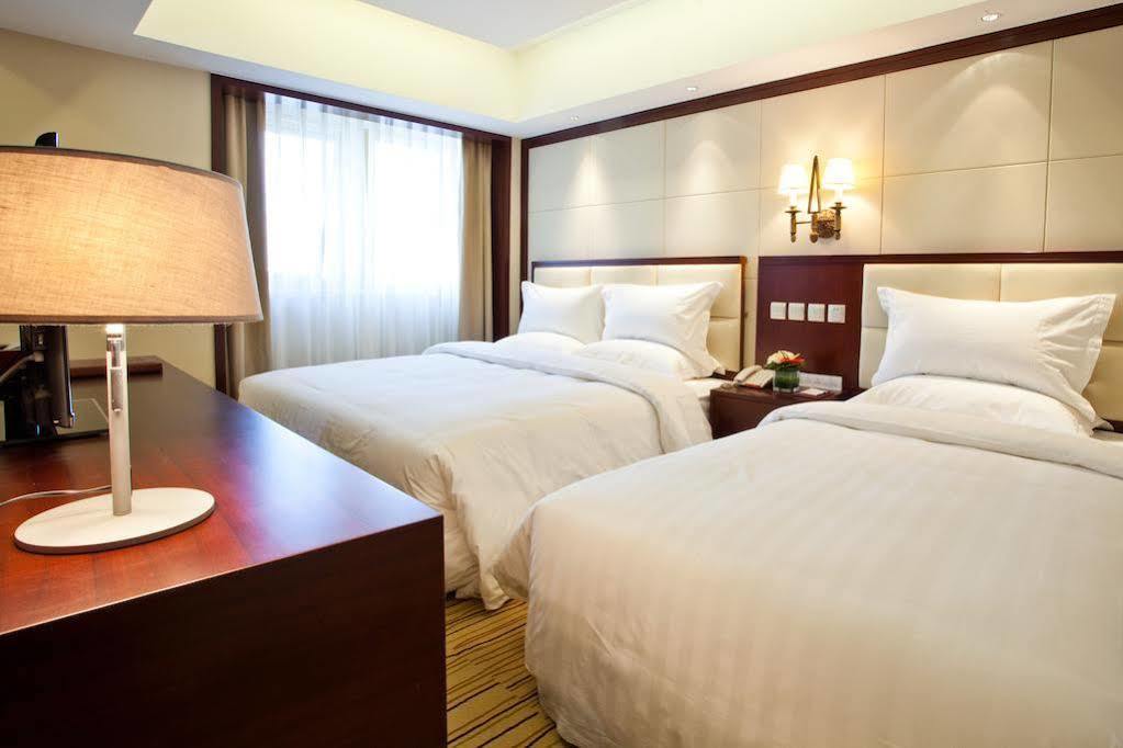 Beijing Guizhou Hotel Екстериор снимка