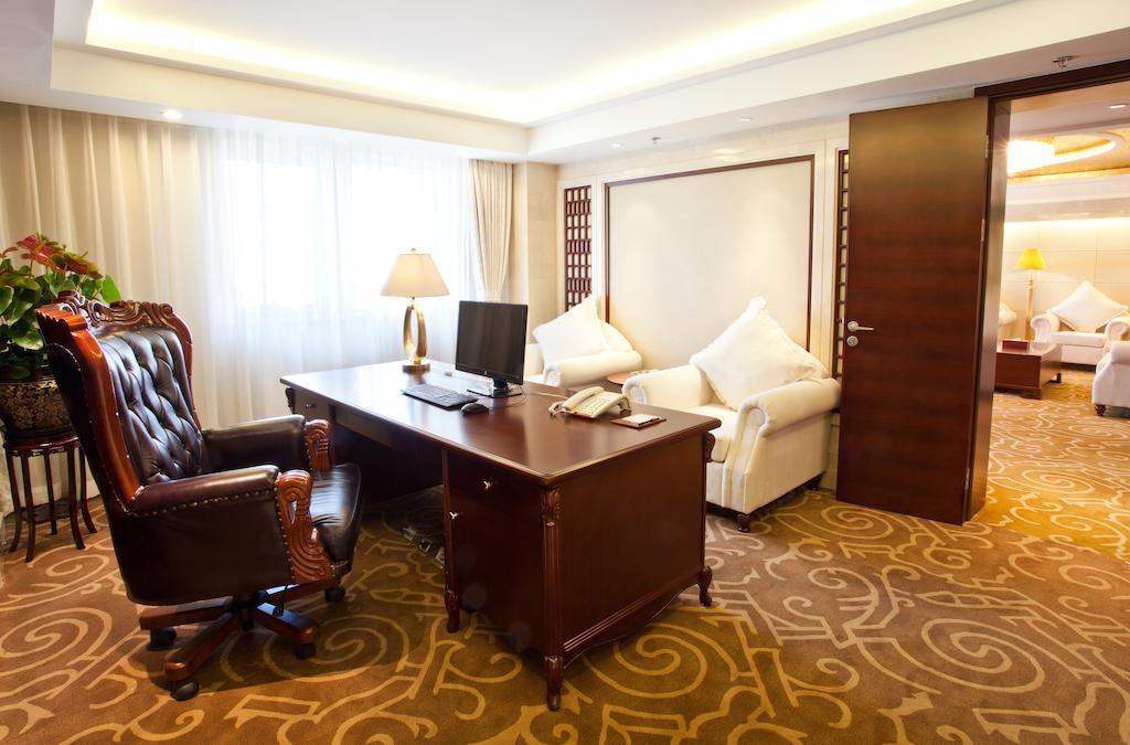 Beijing Guizhou Hotel Екстериор снимка